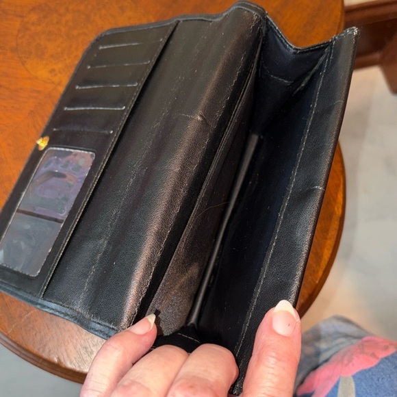 Buxton  Crossbody bag/wallet / 2 ID holders  8 card slots  soft leather Black - Picture 14 of 17